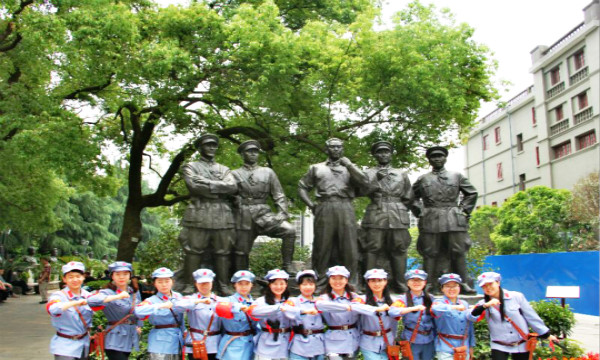 公司组织员工到南昌八一起义纪念馆参观